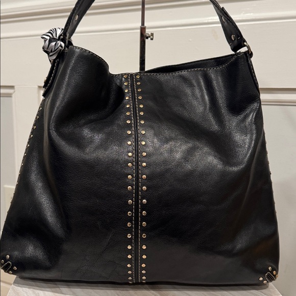 Michael Kors Hobo Vintage Black Leather Gold Studded Astor Shoulder Bag - Picture 4 of 17